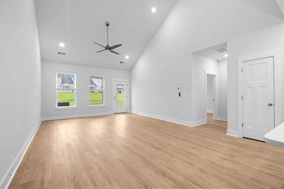 405 Crestcreek Drive Anderson, SC 29621 - Photo 11 of 36