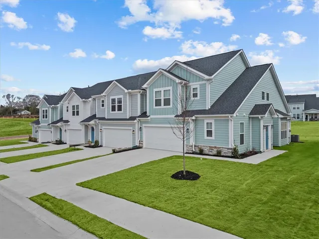 $299,990 | 405 Crestcreek Drive, Anderson, SC 29621