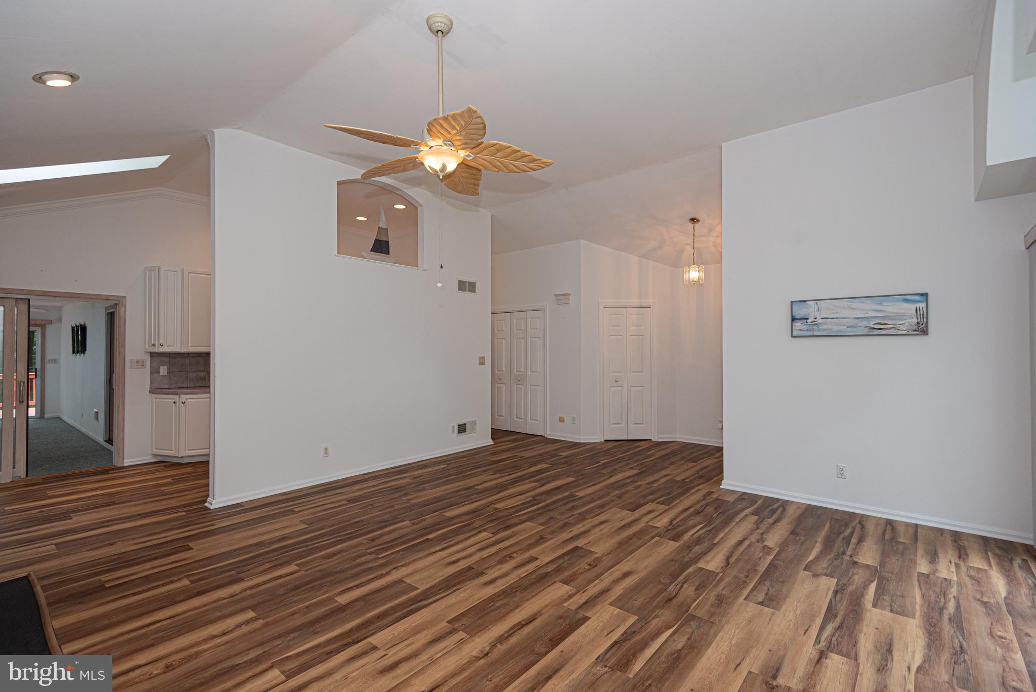 21 Beaconhill Road Ocean Pines, MD 21811 - Photo 7 of 40 Living Room w/Vaulted Ceilings