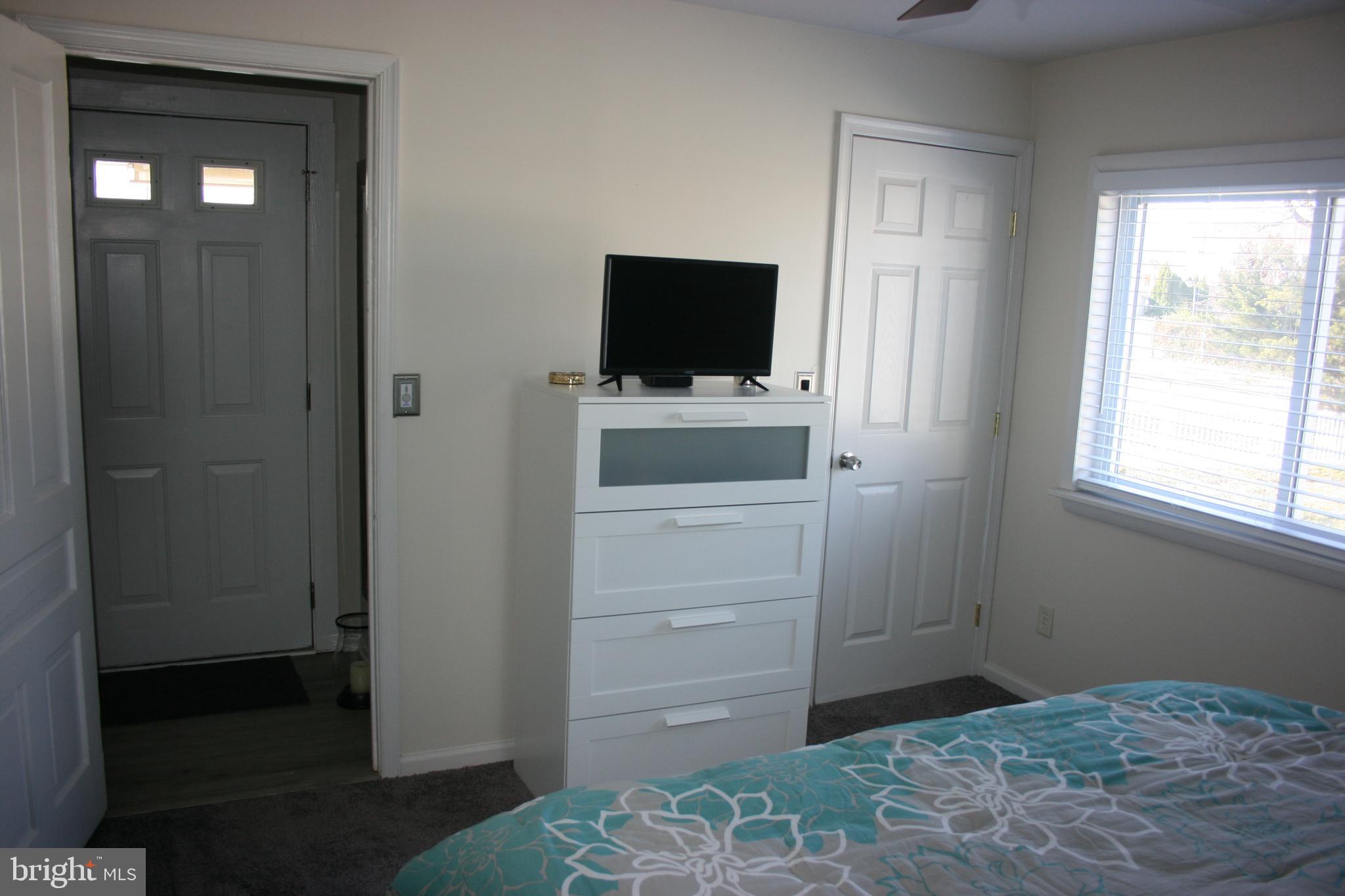 1407 Shore Road Baltimore, MD 21220 - Photo 5 of 26