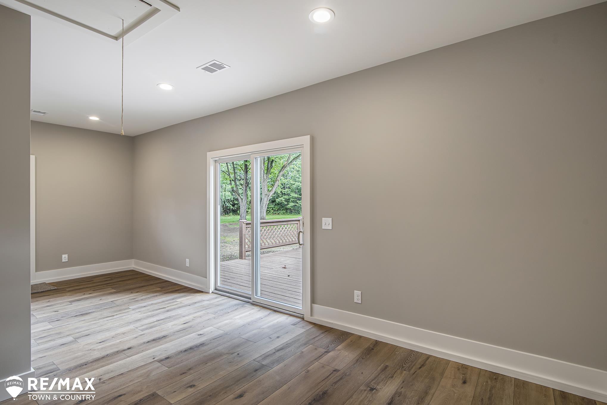 7290 Gillette Road Flushing, MI 48433 - Photo 4 of 19 Gallery Image 4