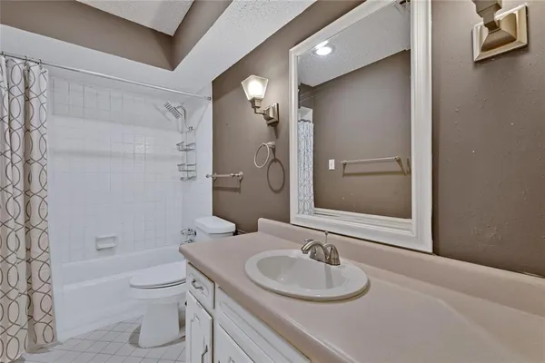 $2,200 | 5426 Winton Street, Dallas, TX 75206