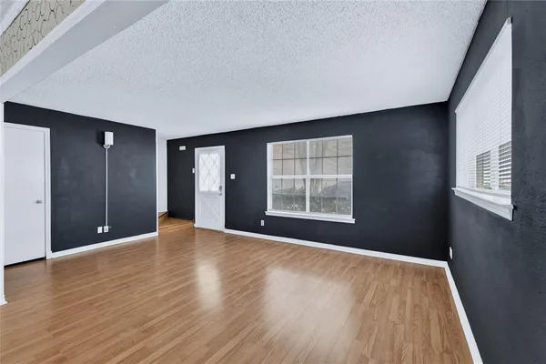 $2,200 | 5426 Winton Street, Dallas, TX 75206