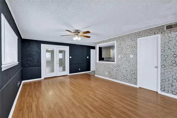 $2,200 | 5426 Winton Street, Dallas, TX 75206