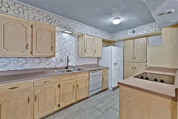 $2,200 | 5426 Winton Street, Dallas, TX 75206