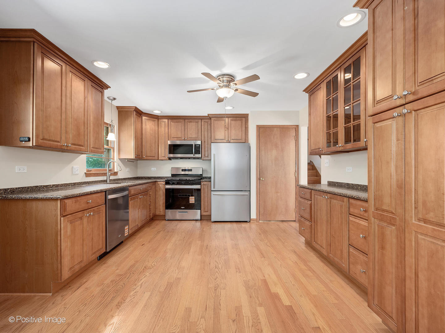 446 East Naperville Road Clarendon Hills, IL 60514 - Photo 8 of 26 Gallery Image 8