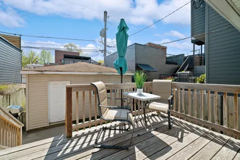 $4,900 | 1923 West Erie Street, Chicago, IL 60622