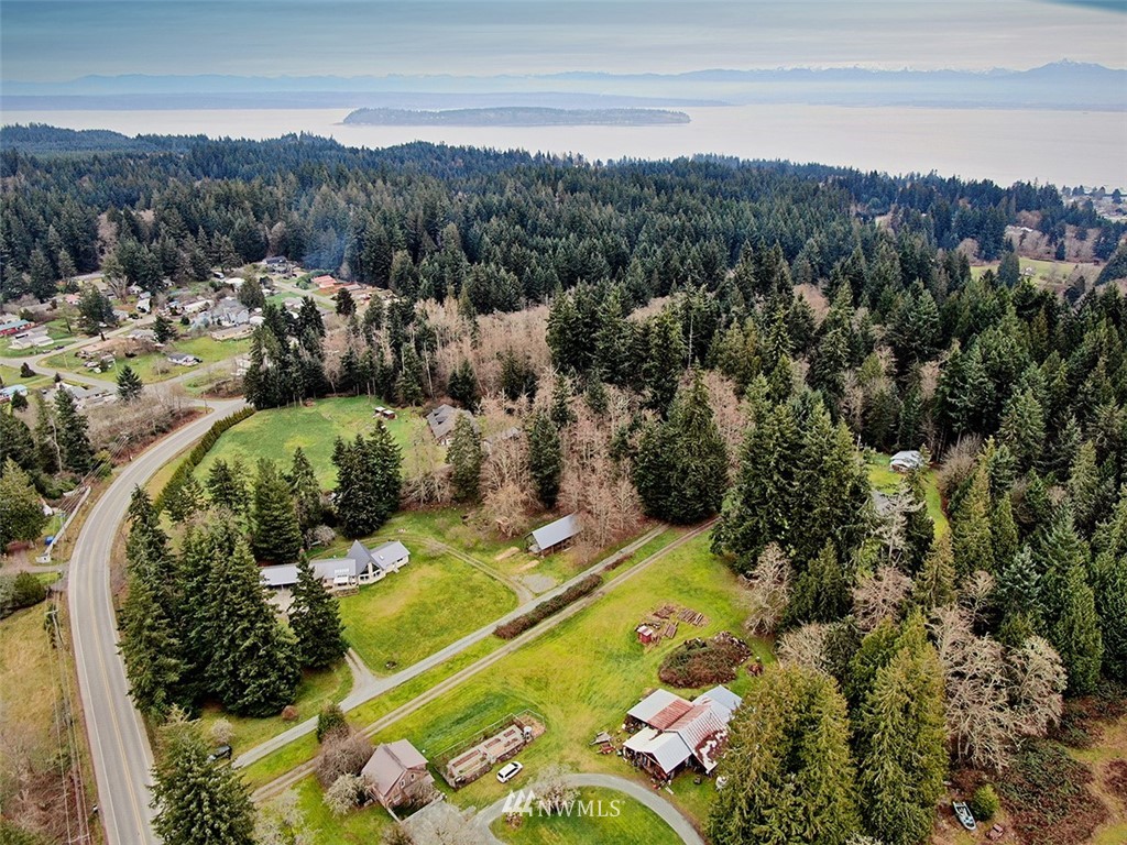 4294 Deer Lake Road Clinton, WA 98236 - Photo 34 of 36 Gallery Image 34