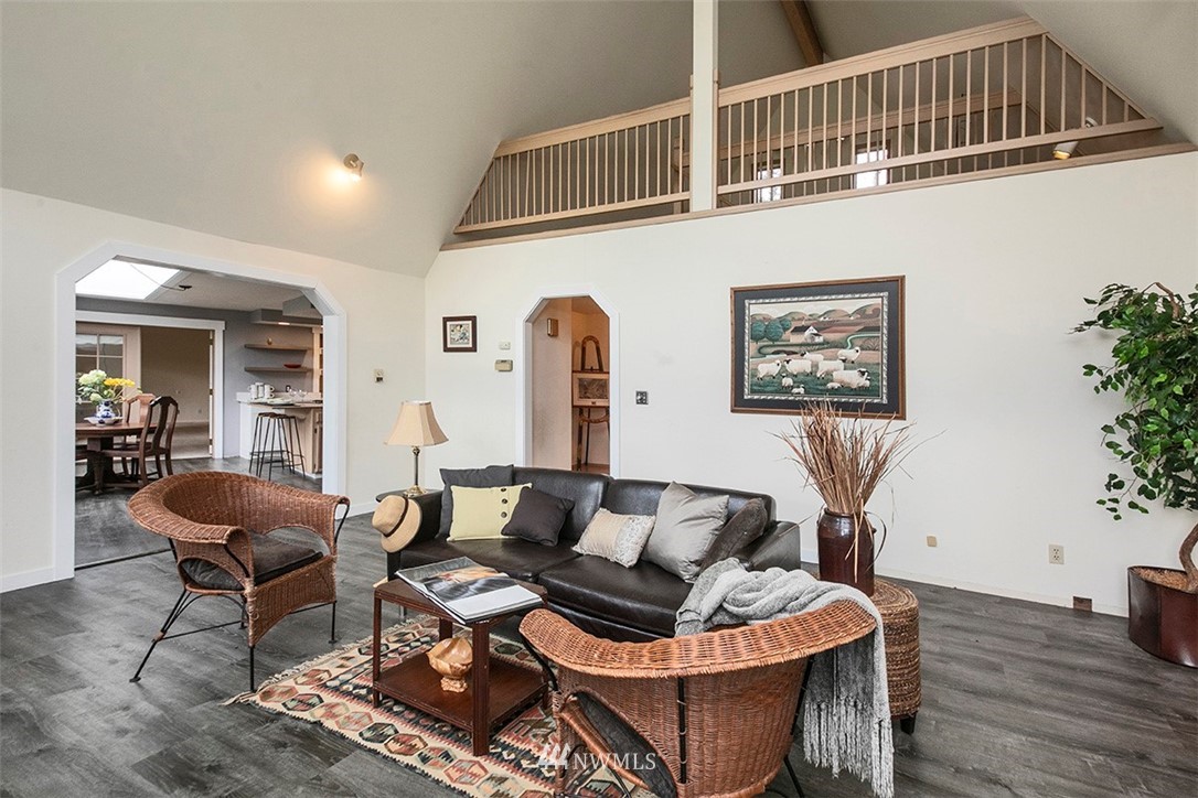 4294 Deer Lake Road Clinton, WA 98236 - Photo 7 of 36 Gallery Image 7