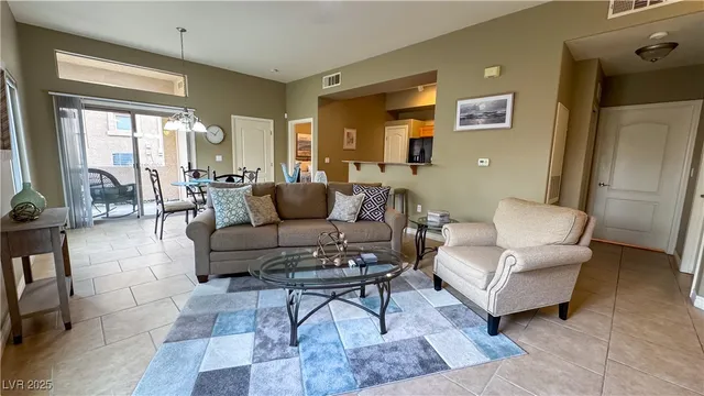 $1,395 | 8985 South Durango Drive, Unit 1087, Las Vegas, NV 89113