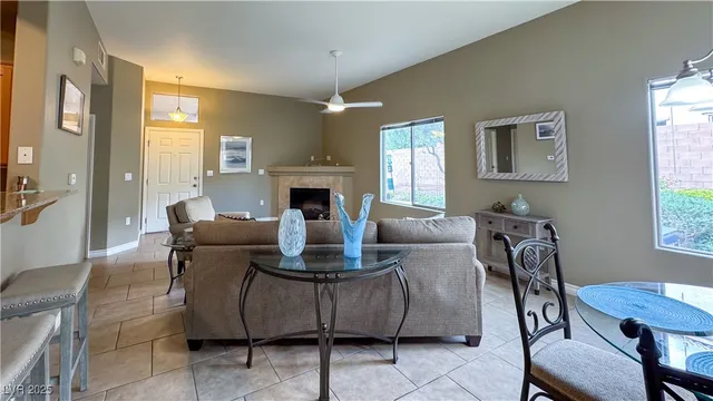 $1,395 | 8985 South Durango Drive, Unit 1087, Las Vegas, NV 89113