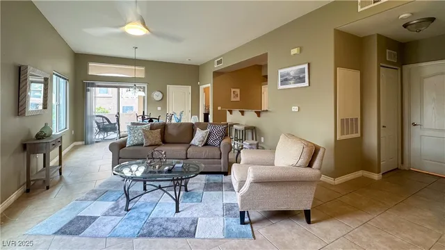 $1,395 | 8985 South Durango Drive, Unit 1087, Las Vegas, NV 89113