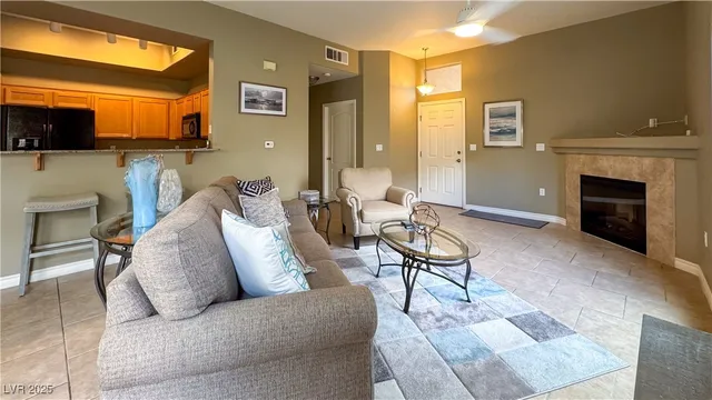 $1,395 | 8985 South Durango Drive, Unit 1087, Las Vegas, NV 89113