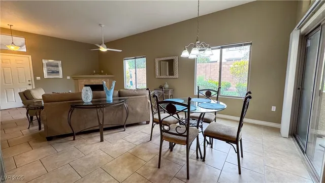 $1,395 | 8985 South Durango Drive, Unit 1087, Las Vegas, NV 89113