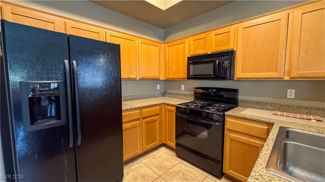 $1,395 | 8985 South Durango Drive, Unit 1087, Las Vegas, NV 89113
