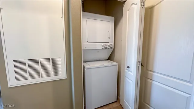 $1,395 | 8985 South Durango Drive, Unit 1087, Las Vegas, NV 89113