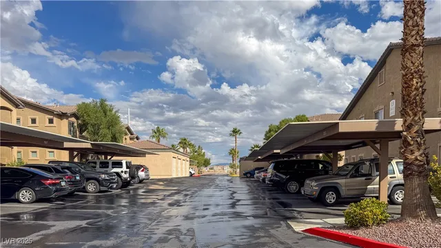 $1,395 | 8985 South Durango Drive, Unit 1087, Las Vegas, NV 89113