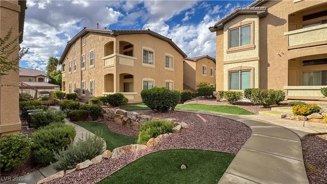 $1,395 | 8985 South Durango Drive, Unit 1087, Las Vegas, NV 89113