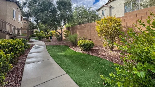 $1,395 | 8985 South Durango Drive, Unit 1087, Las Vegas, NV 89113