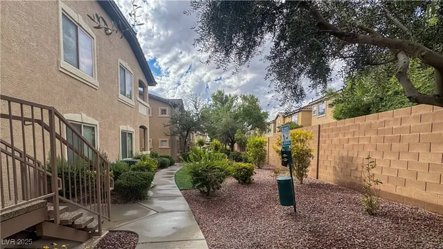 $1,395 | 8985 South Durango Drive, Unit 1087, Las Vegas, NV 89113