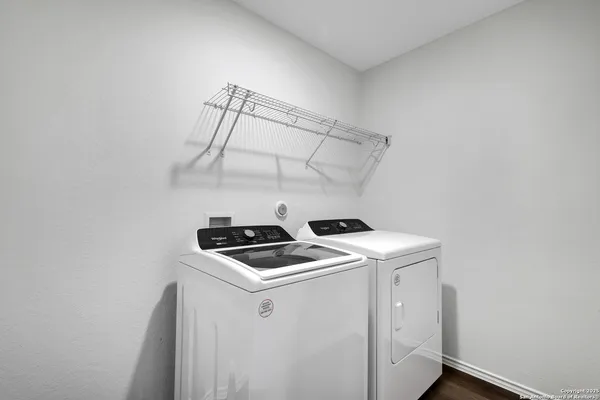 $1,995 | 11637 Anselmo, San Antonio, TX 78254