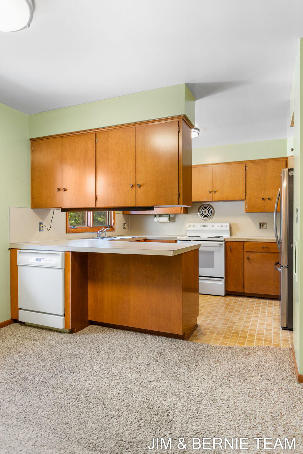 352 Beeline Road Holland, MI 49424 - Photo 11 of 64 12