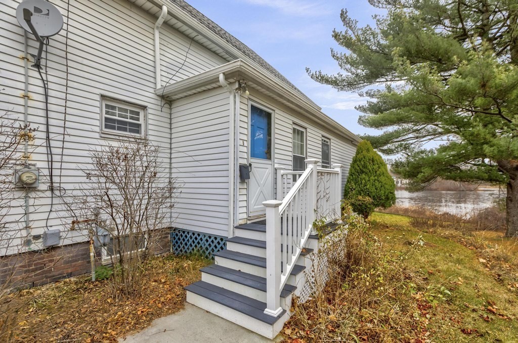 9 Trowbridge Circuit Worcester, MA 01603 - Photo 28 of 40 a view of a house with a yard