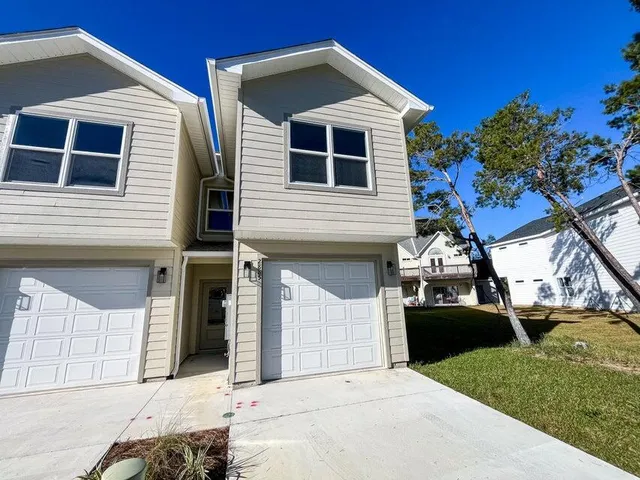 $2,650 | 2885 Leahs Lane, Navarre, FL 32566