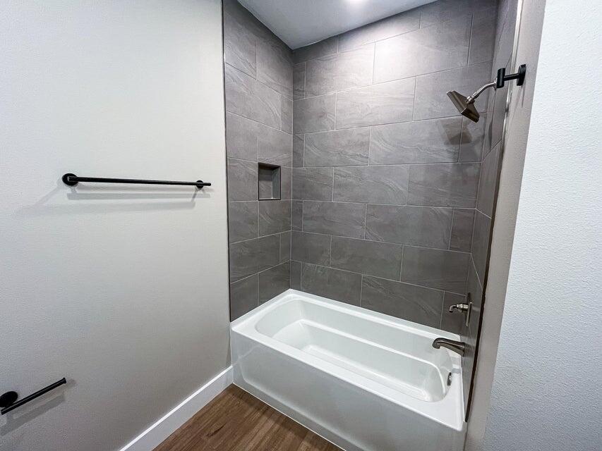 2885 Leahs Lane Navarre, FL 32566 - Photo 13 of 26 20241208211712619335000000-o