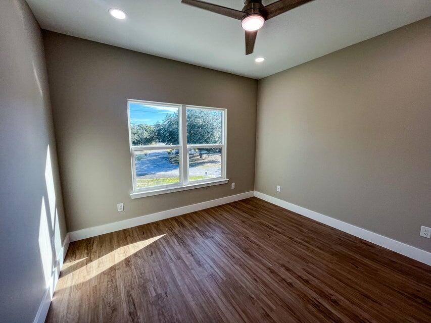 2885 Leahs Lane Navarre, FL 32566 - Photo 15 of 26 20241208211722034492000000-o