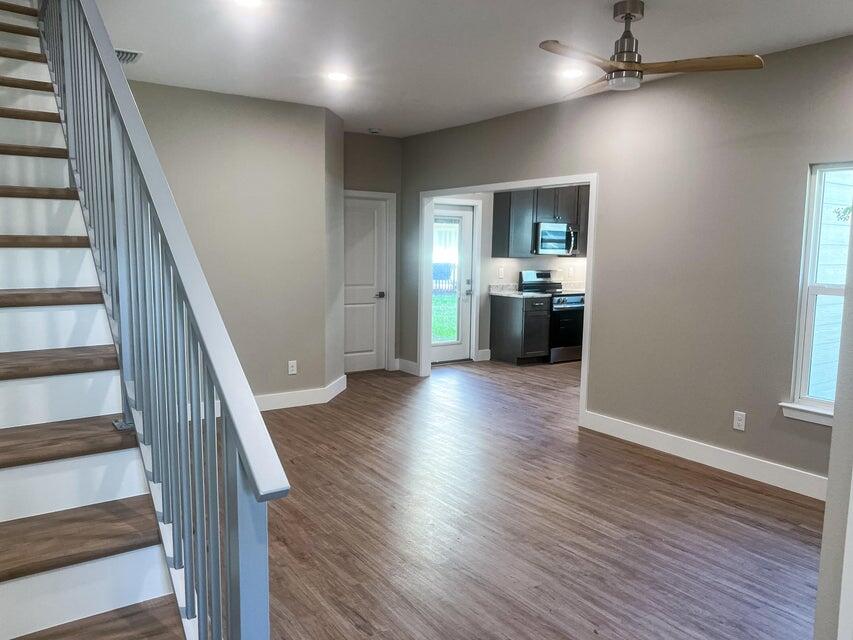 2885 Leahs Lane Navarre, FL 32566 - Photo 2 of 26 20241208211625796976000000-o