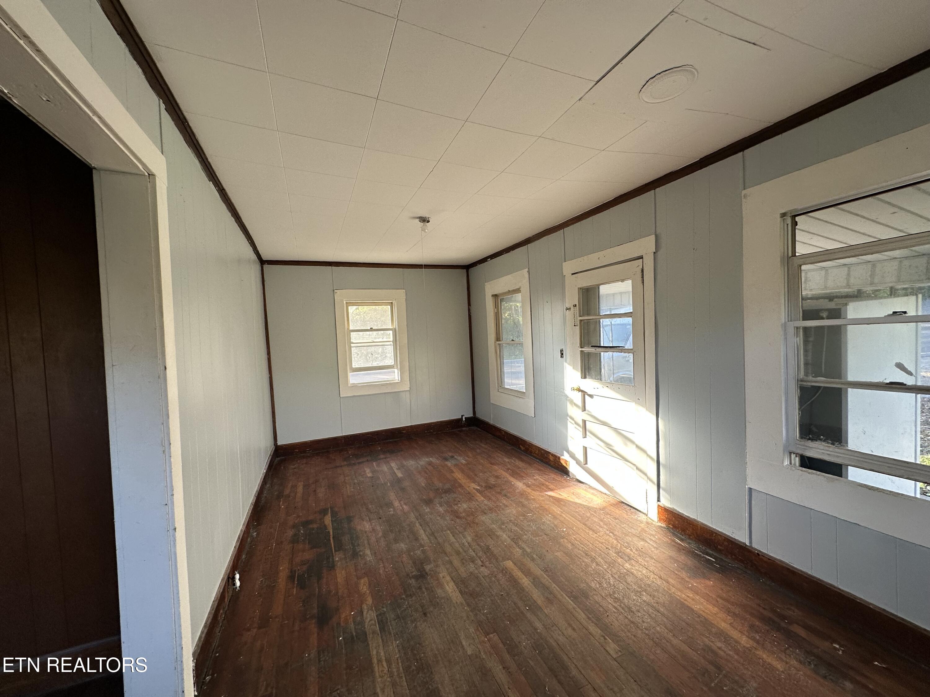 1377 Dr Thomas Walker Road Ewing, VA 24248 - Photo 4 of 17 IMG_4109