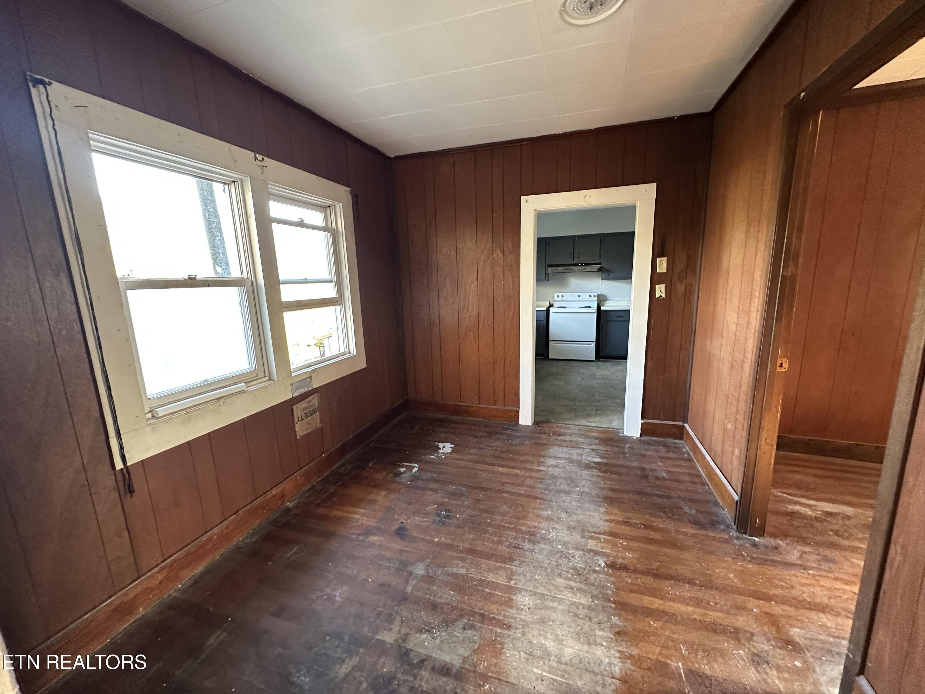 1377 Dr Thomas Walker Road Ewing, VA 24248 - Photo 5 of 17 IMG_4110