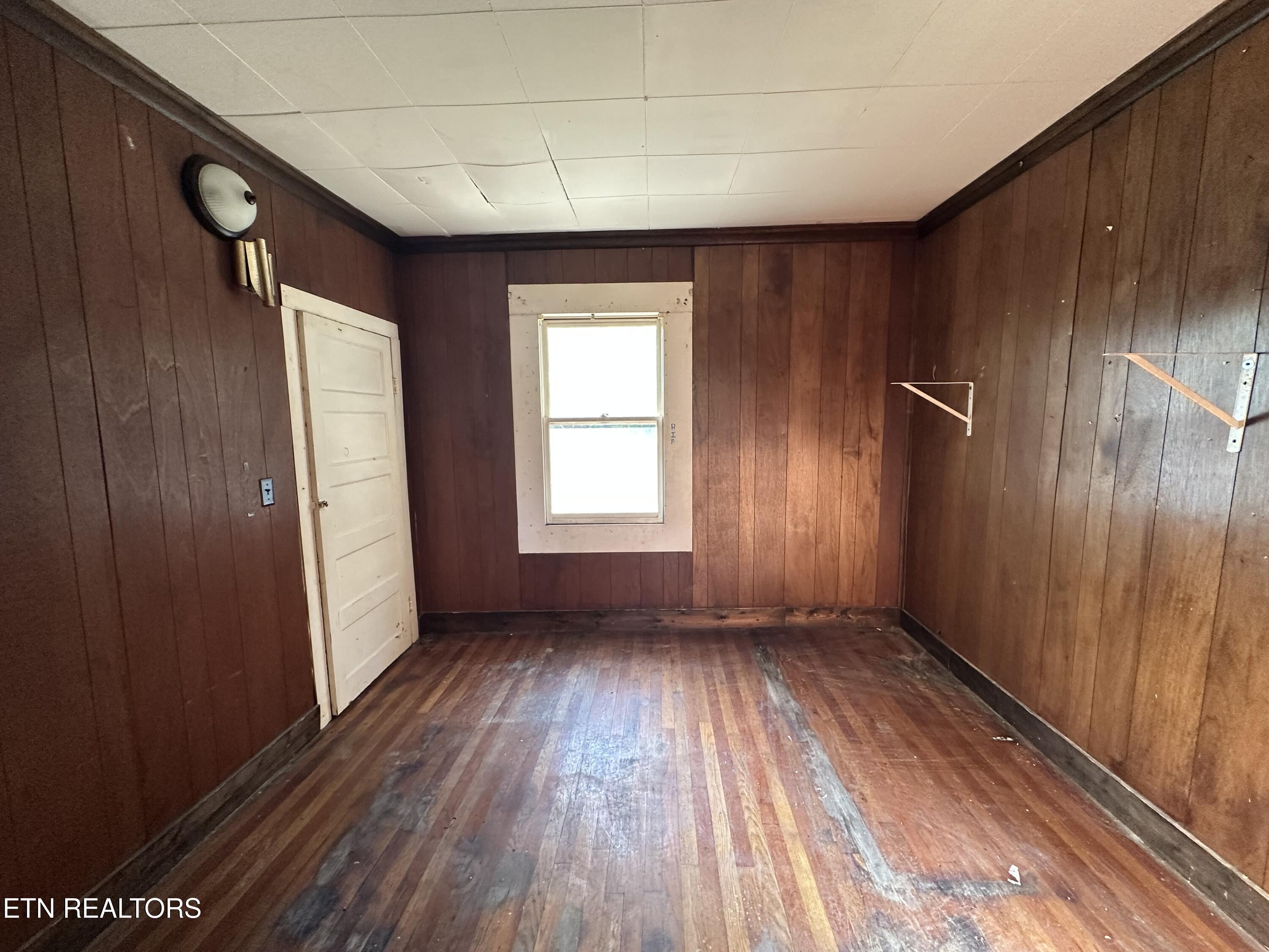 1377 Dr Thomas Walker Road Ewing, VA 24248 - Photo 6 of 17 IMG_4111