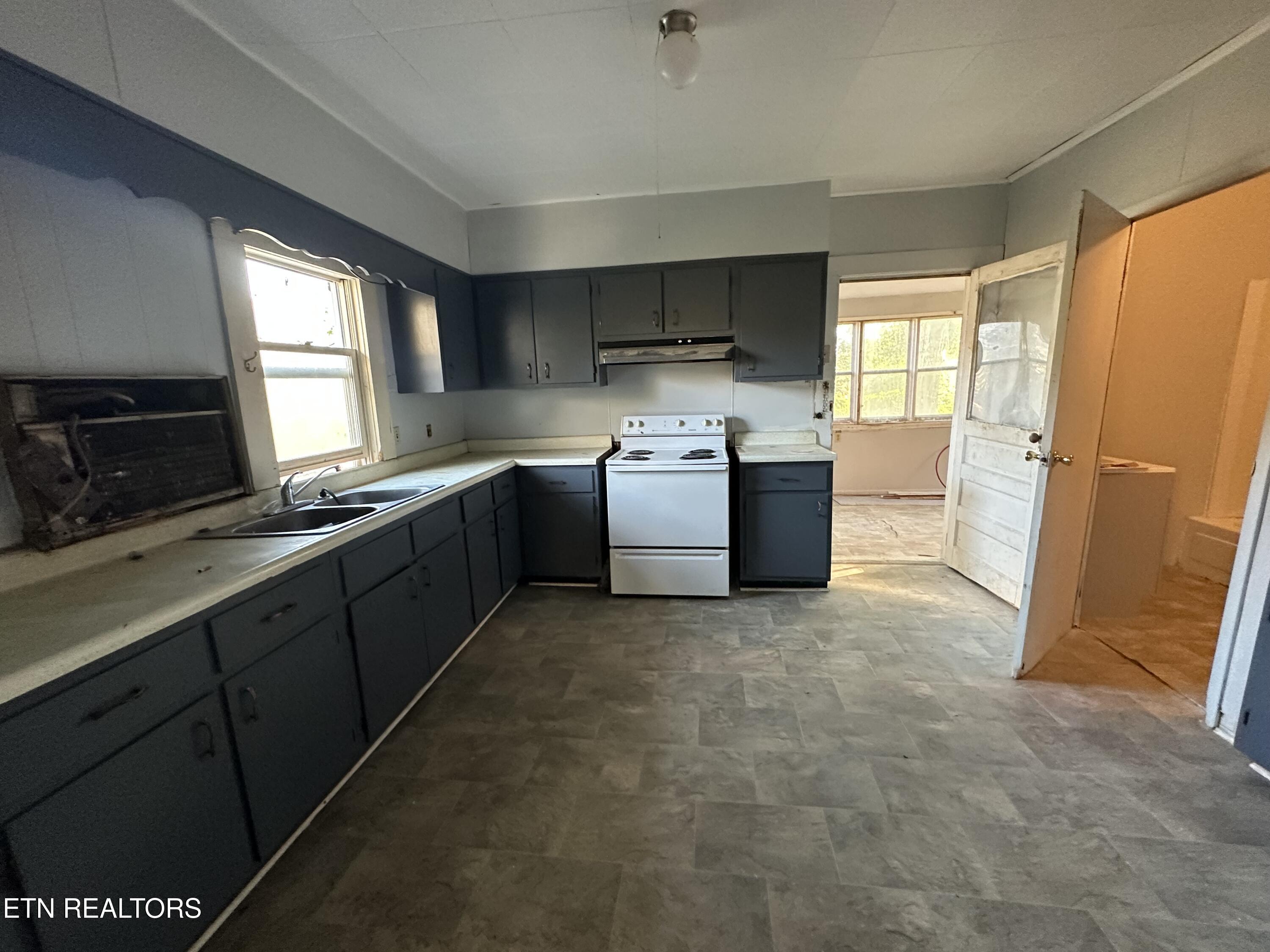 1377 Dr Thomas Walker Road Ewing, VA 24248 - Photo 7 of 17 IMG_4112