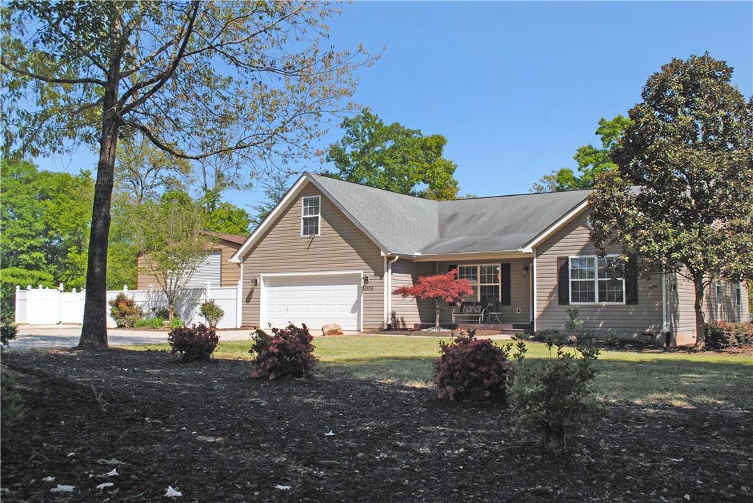 4328 Midway Road Belton, SC 29627 - Photo 2 of 36