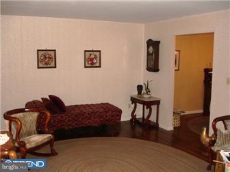 469 Godshall Road Souderton, PA 18964 - Photo 3 of 11 Living Room