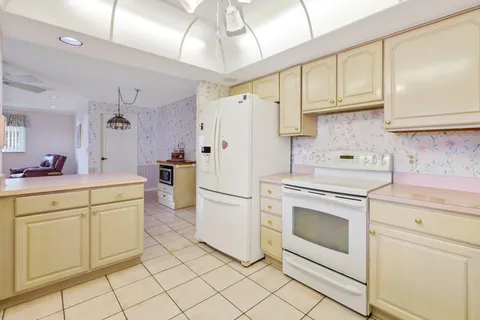 $949,000 | 73 Fairview East, Tequesta, FL 33469