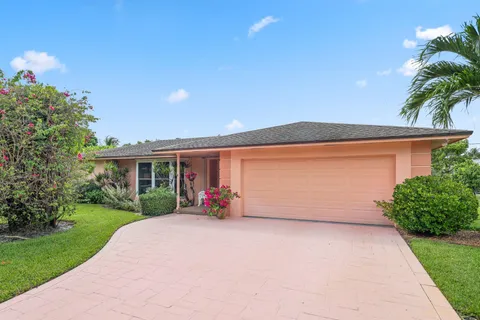 $949,000 | 73 Fairview East, Tequesta, FL 33469