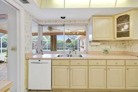 $949,000 | 73 Fairview East, Tequesta, FL 33469