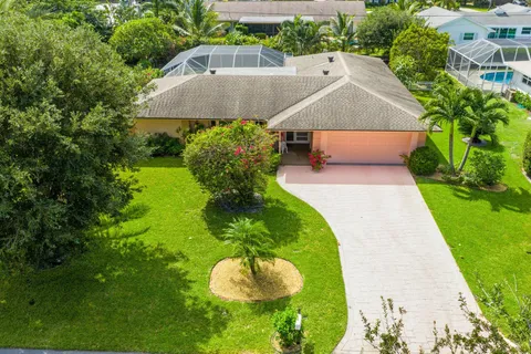 $949,000 | 73 Fairview East, Tequesta, FL 33469