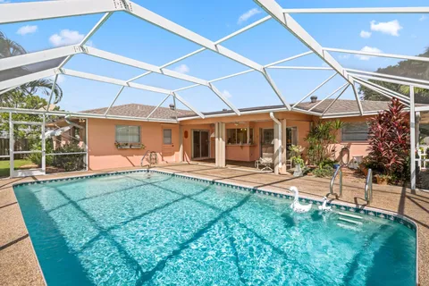 $949,000 | 73 Fairview East, Tequesta, FL 33469