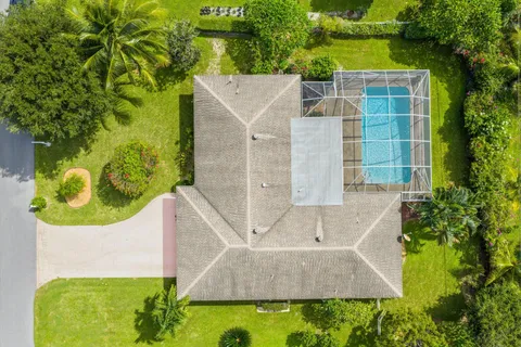 $949,000 | 73 Fairview East, Tequesta, FL 33469