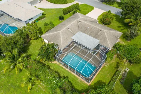 $949,000 | 73 Fairview East, Tequesta, FL 33469