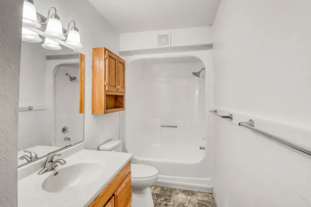 $240,000 | 609 3rd Avenue South, Moorhead, MN 56560