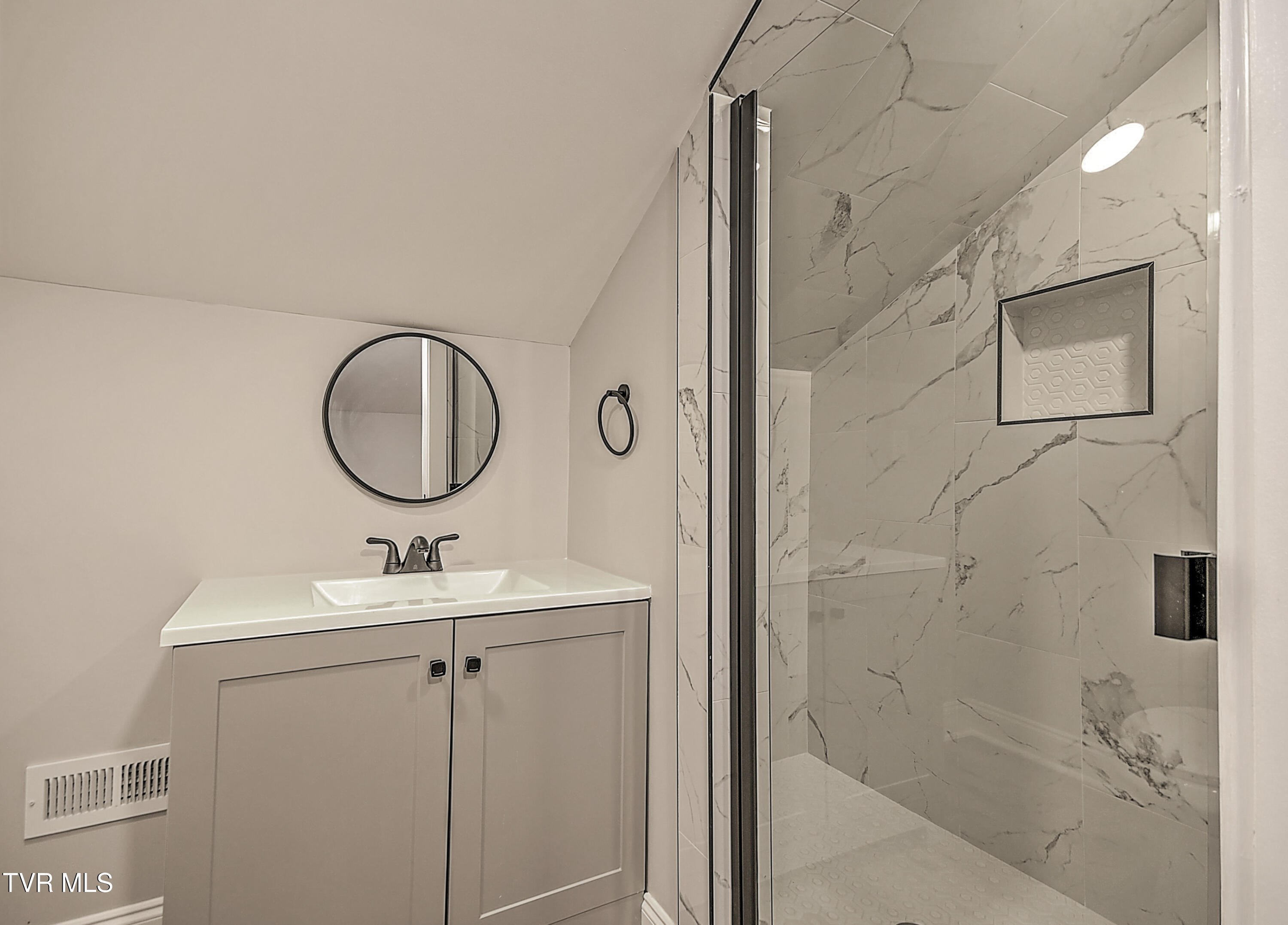 104 Powell Street Greeneville, TN 37745 - Photo 26 of 39 104 Powel St DA-27