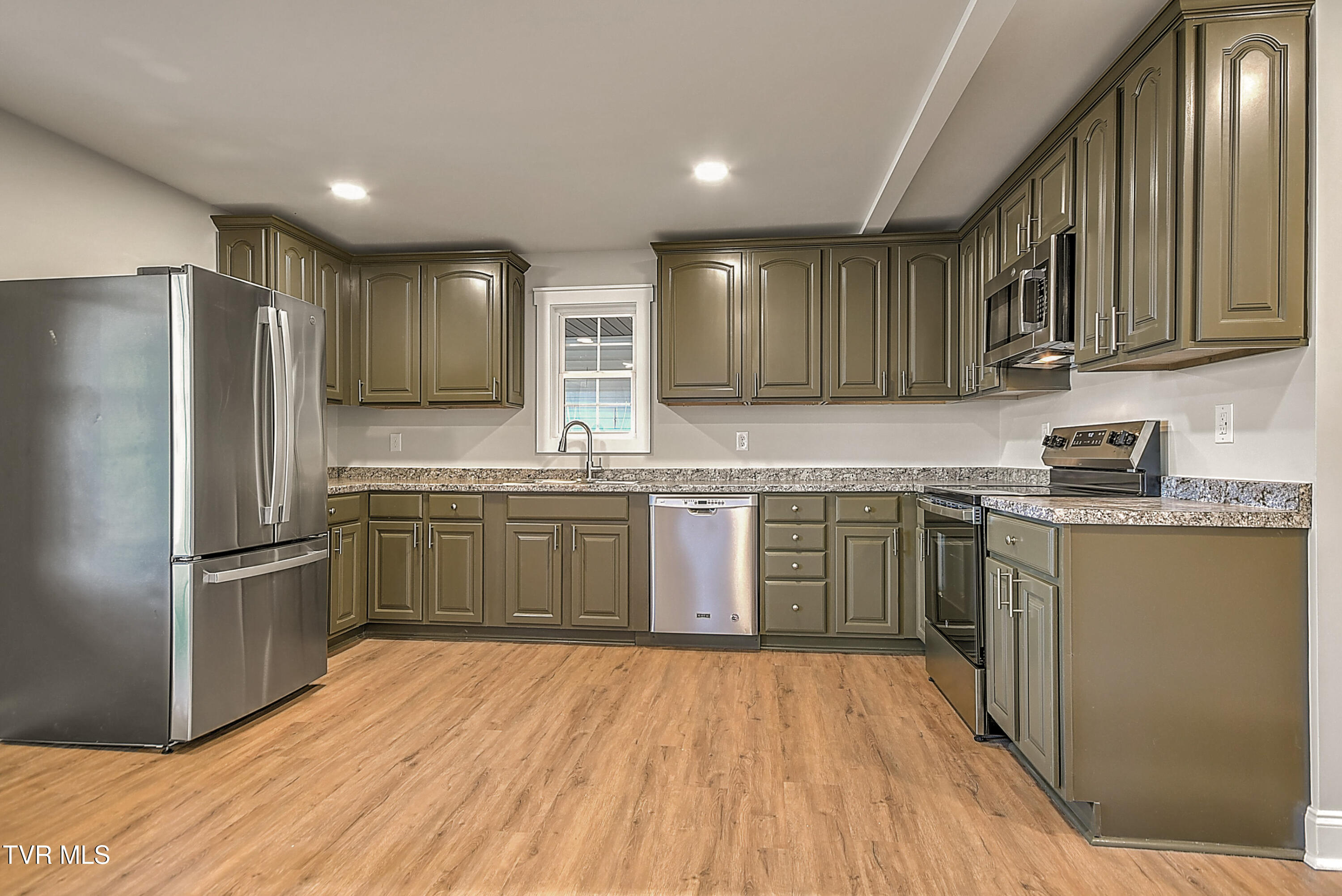 104 Powell Street Greeneville, TN 37745 - Photo 8 of 39 104 Powel St DA-9