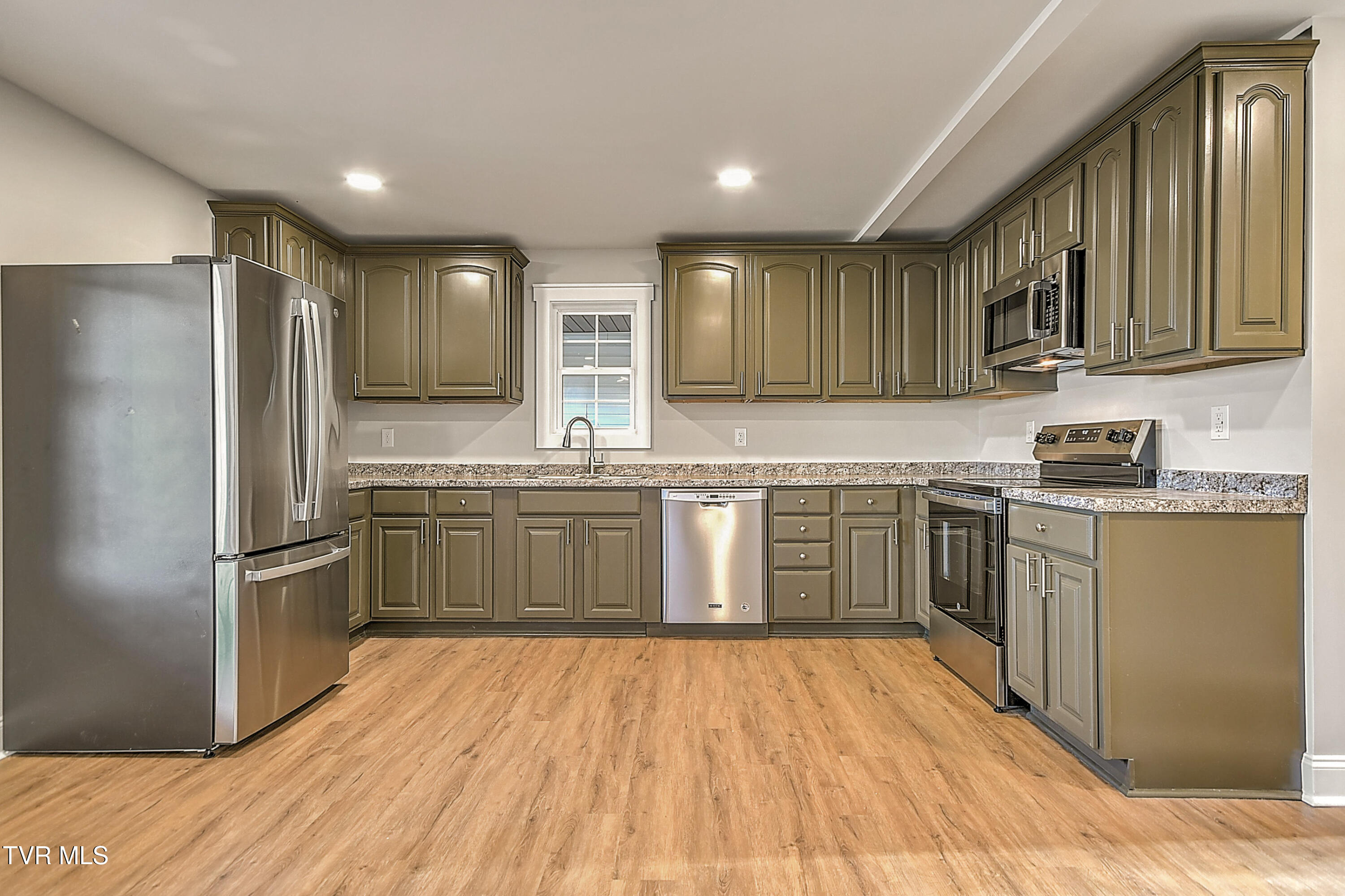 104 Powell Street Greeneville, TN 37745 - Photo 9 of 39 104 Powel St DA-10