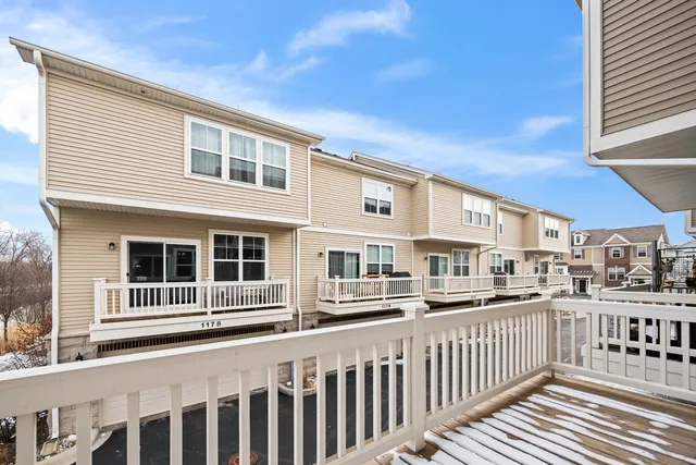 $435,000 | 1160 Evergreen Avenue, Des Plaines, IL 60016