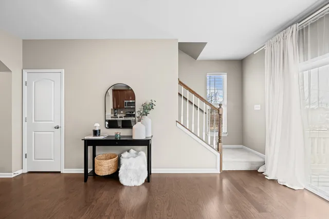 $435,000 | 1160 Evergreen Avenue, Des Plaines, IL 60016